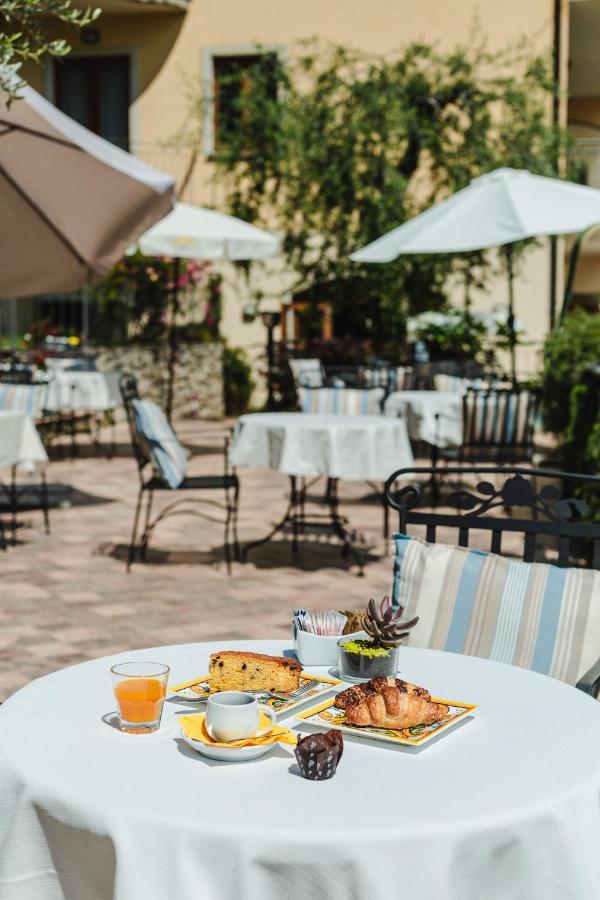 Hotel Locanda Ruscello Garni リモーネ・スル・ガルダ エクステリア 写真
